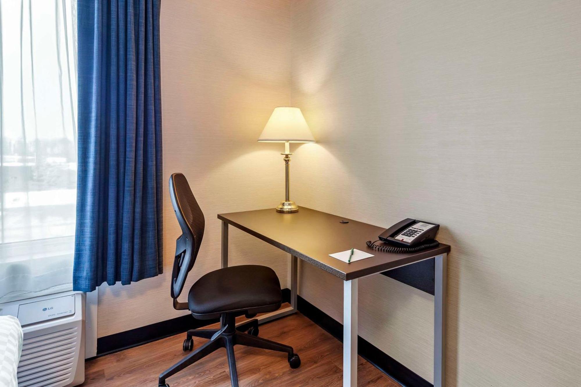 Quality Inn Ottawa Bagian luar foto
