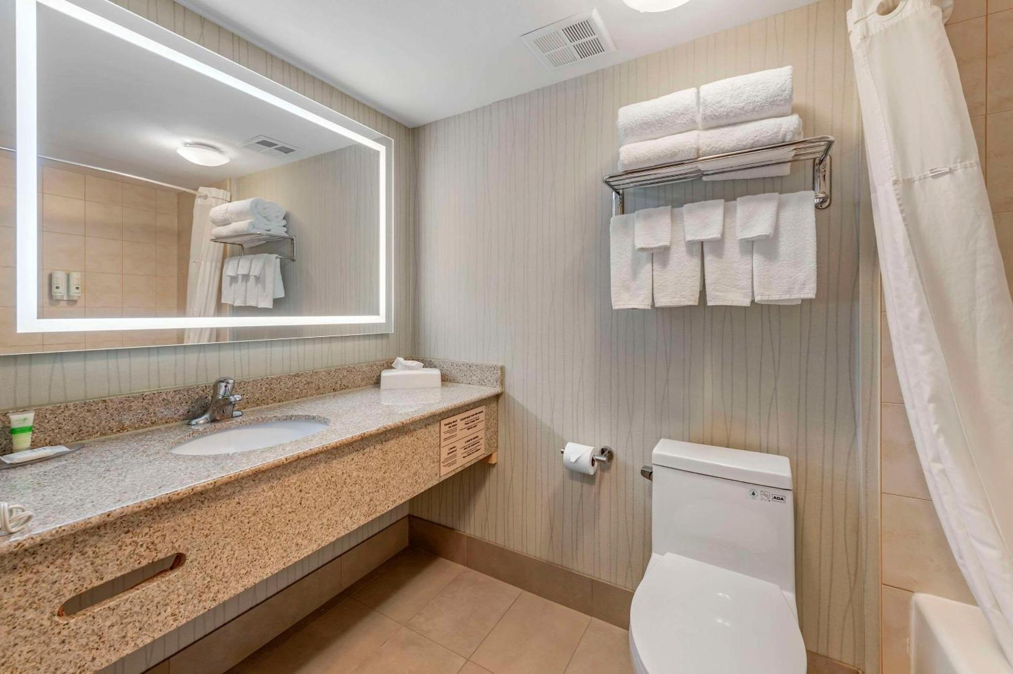Quality Inn Ottawa Bagian luar foto