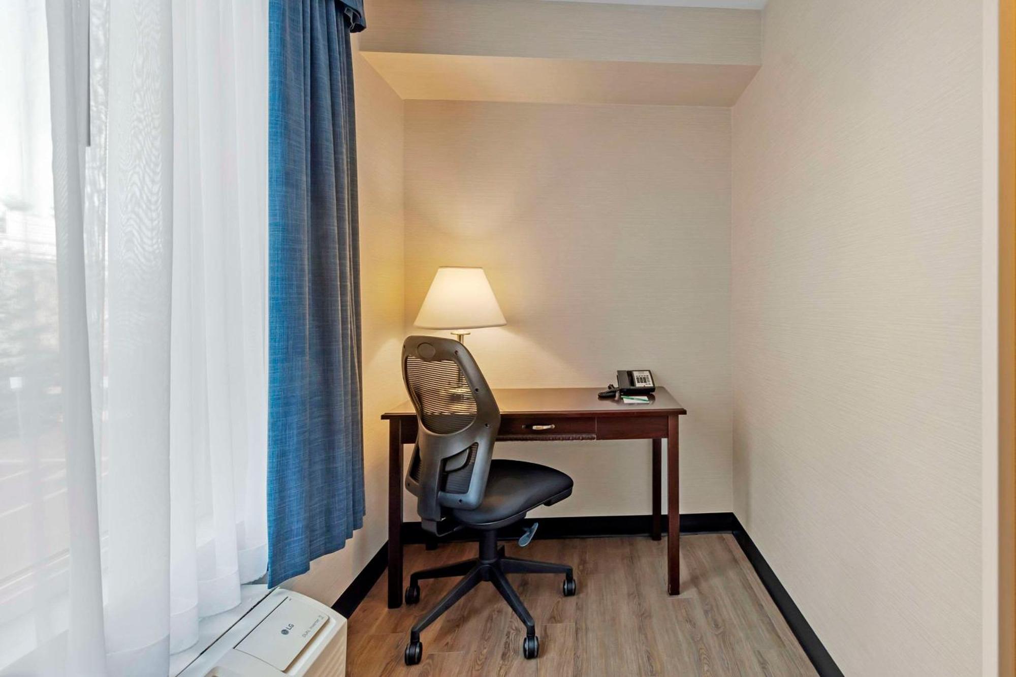 Quality Inn Ottawa Bagian luar foto
