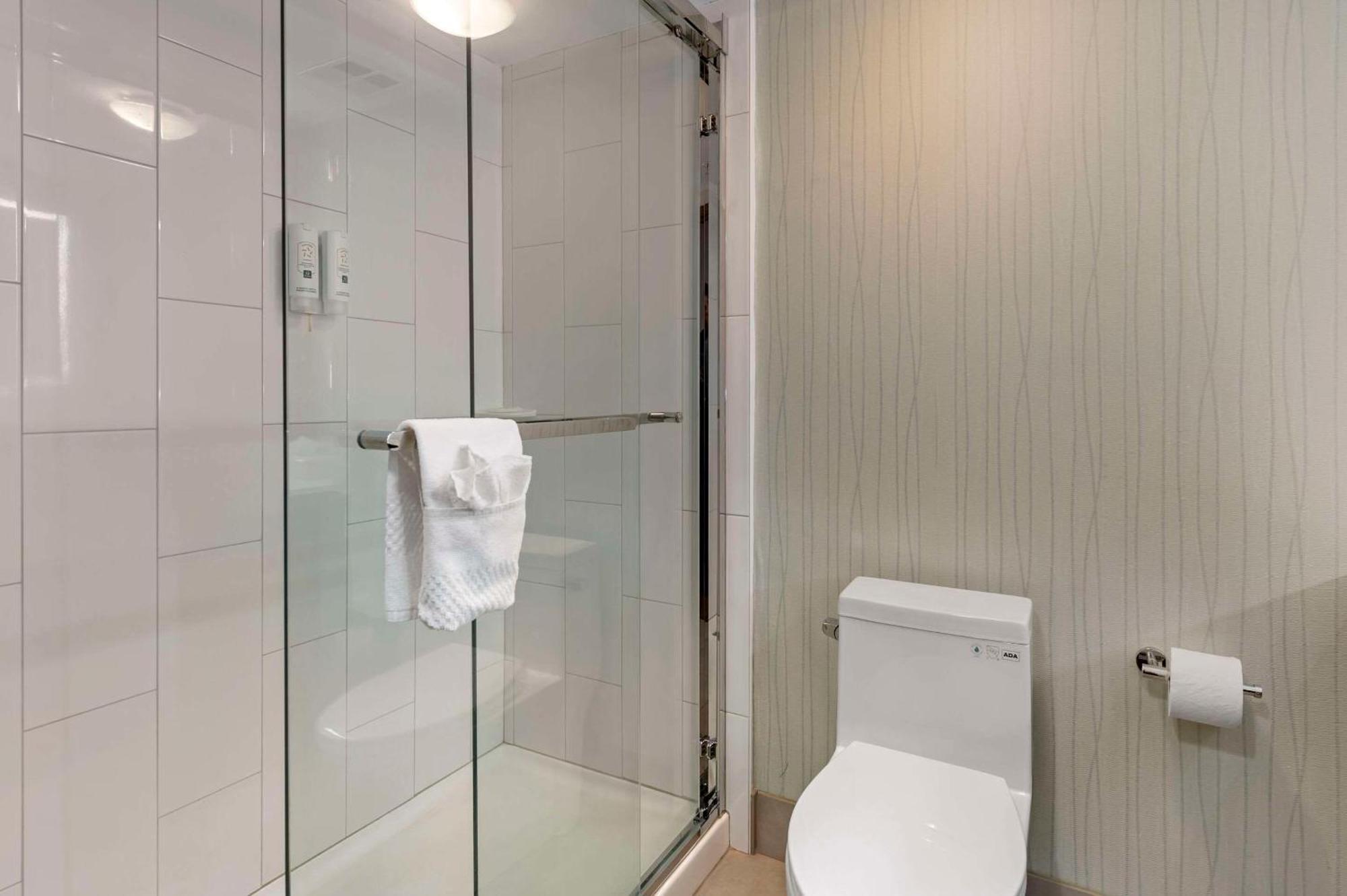 Quality Inn Ottawa Bagian luar foto