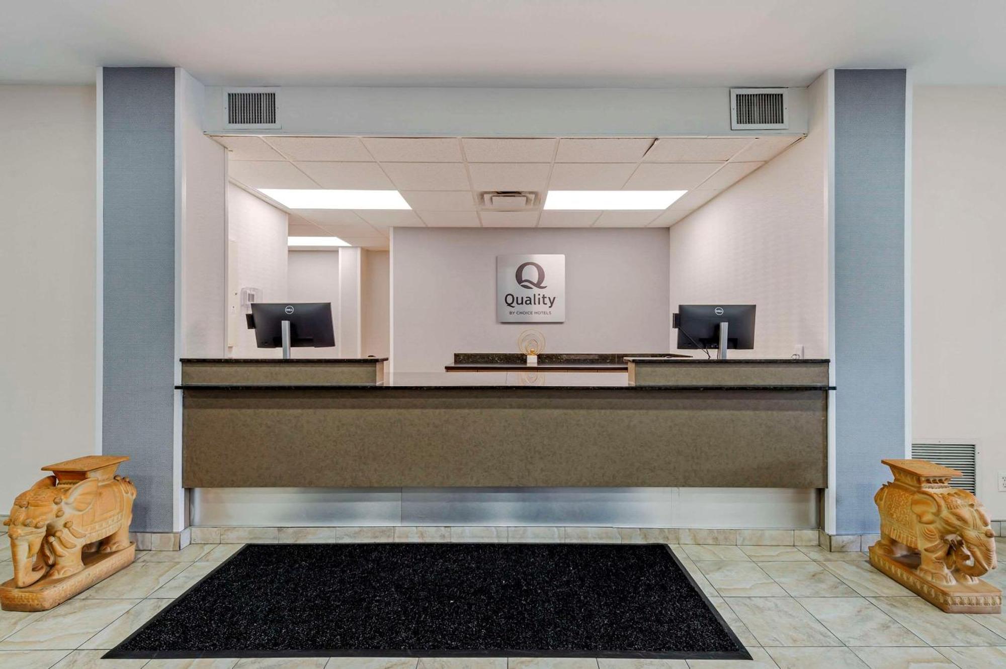 Quality Inn Ottawa Bagian luar foto